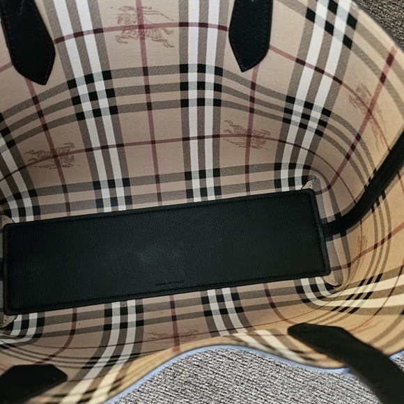 Burberry medium tote - Picture 7 of 16